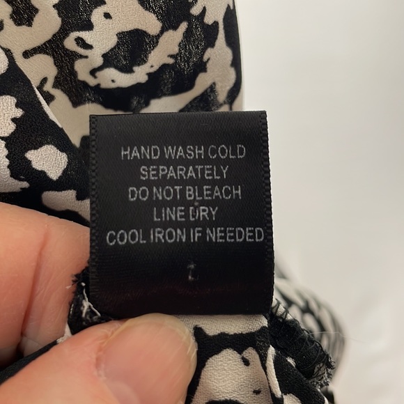 Ro & De Black and White Wrap Front Top with Sexy Sheer Back - Size Small - Picture 14 of 14